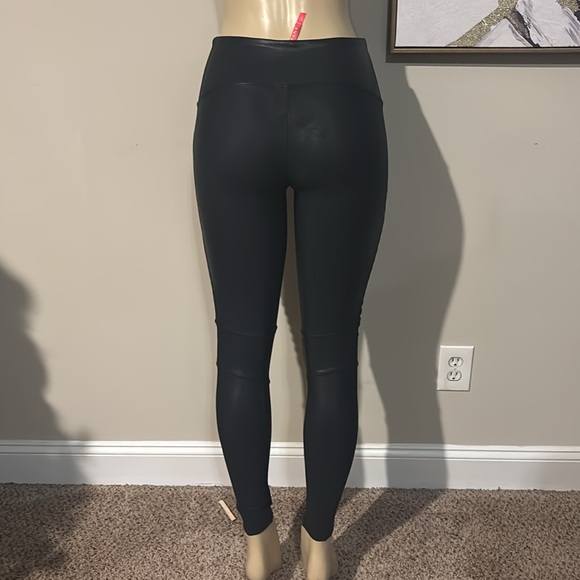 Spanx- Moto Faux Leather Leggings size M - Picture 7 of 9